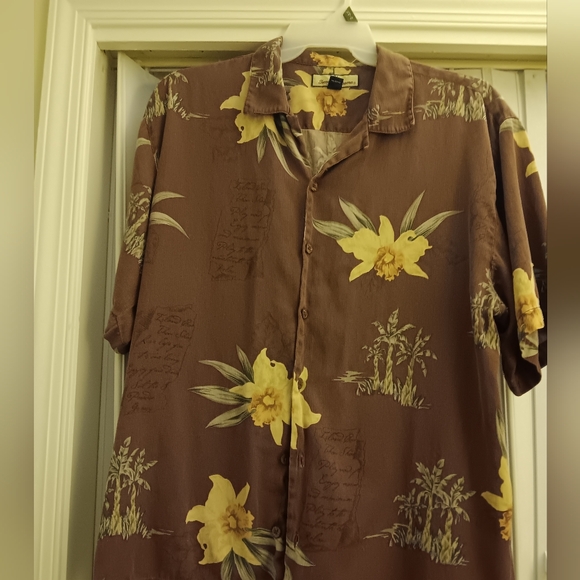 Tommy Bahama Size: L - Hawaiian Brown Florial Button Down - Picture 1 of 6